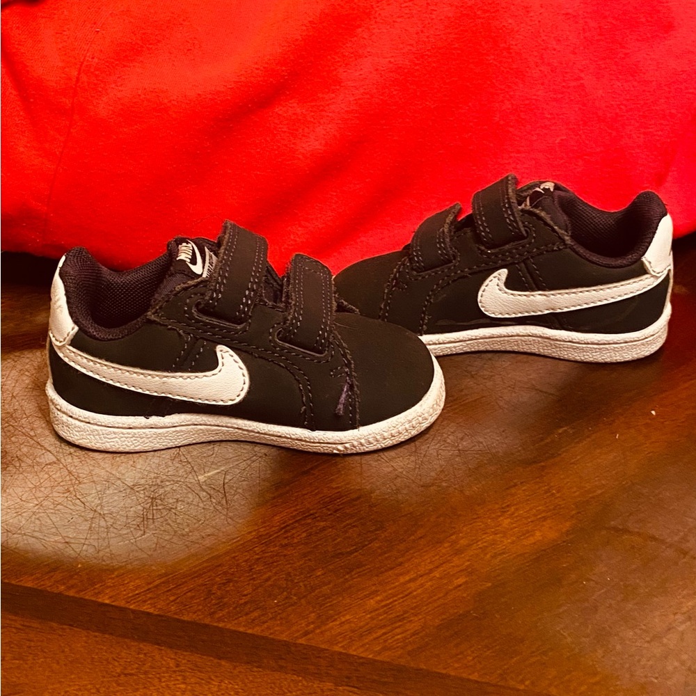 Nike Kids Black and White Sneakers